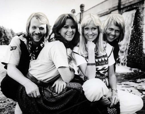 ABBA revine pe scenă după o pauză de 40 de ani. Cei patru artiști suedezi pregătesc un concert virtual