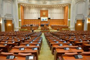 Război în coaliţie, ziua 4. Şedinţa Birourilor Permanente ale Parlamentului, amânată pentru luni din lipsă de cvorum. Klaus Iohannis intervine în scandalul politic