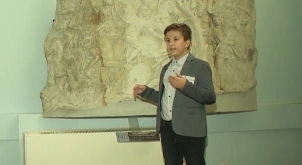 Alexandru, în vârstă de 10 ani, cel mai tânăr istoric al României: "Mi-aş dori să deschid un muzeu de istorie în mai multe ţări"