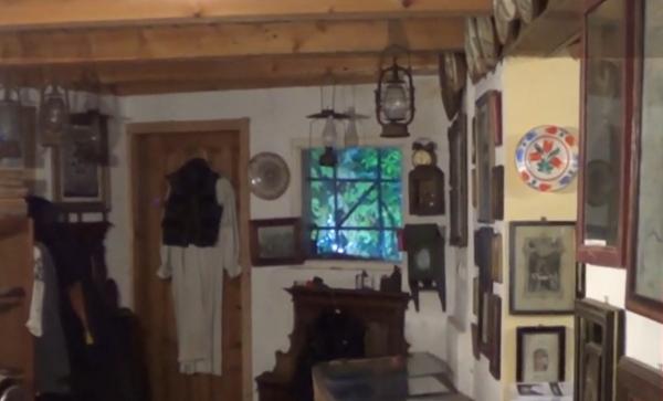 Un profesor din Valea Almăjului şi-a transformat casa într-un muzeu de istorie
