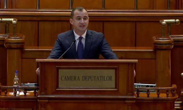 Moțiunea de cenzură a PSD împotriva Guvernului Cîțu a fost citită în parlament. Susţinătorii moţiunii, cereri reciproce de vot cu bilele la vedere. VIDEO