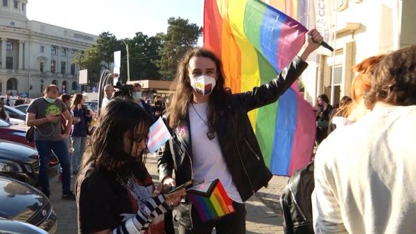 Proteste împotriva paradei LGBTQ din Iași, organizată înaintea harmului Sfintei Parascheva. Ieșenii au păreri împărțite