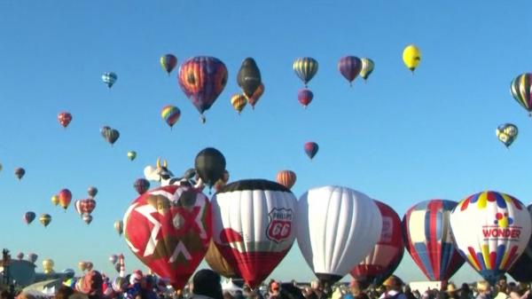 Spectacol pe cer, în SUA. Timp de nouă zile, sute de baloane colorate se vor înălța în aer la cel mai mare festival de acest fel din lume