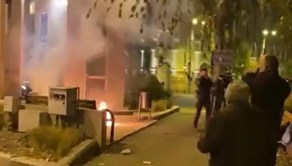 Incendiu lângă staţia de metrou Ştefan cel Mare: Totul ar fi pornit de la o ţigară
