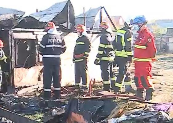 Sfârşit dramatic pentru doi bebeluşi din Târgu Mureş: Au murit arşi de vii în casă. Mama plecase să le ia de mâncare şi îi lăsase în grija unui frate de patru ani