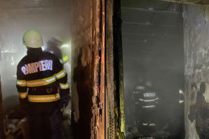 Incendiu Spital Ploieşti. Primele imagini din salonul mistuit de flăcări, unde doi pacienţi au fost găsiți carbonizați
