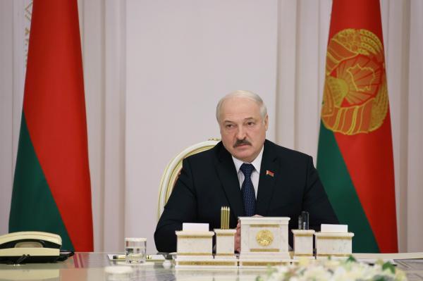 Belarus a oprit "pentru reparații" conducta de petrol rusesc ce aprovizionează Europa de Vest. Migranții, folosiți pentru a destabiliza UE