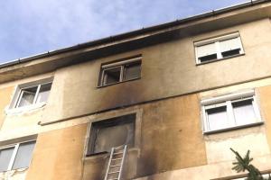 Un apartament a explodat în Sibiu când doi copii au intrat pe ușă. Vecinii povestesc scene dramatice: "Ardea geaca pe ea!"