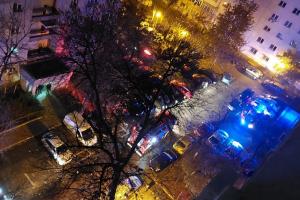 Un tânăr și-a incendiat apartamentul, apoi s-a aruncat de la etajul 10, în București