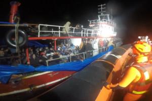 Peste 240 de migranţi, salvaţi în ultimul ceas de pe Marea Mediterană
