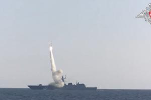 VIDEO. Vladimir Putin anunță dezvoltarea unei noi rachete hipersonice, după testarea cu succes a "armei invincibile" Zircon