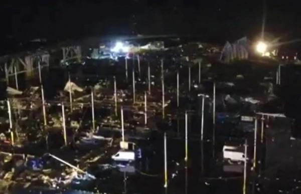 Zeci de tornade au făcut prăpăd în SUA: Cel puţin 70 de persoane au murit