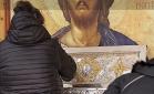 Sute de credincioşi, la pelerinajul Sfântului Spiridon din Bucureşti: "Mă duc la toate moaştele sfinţilor"