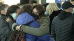 Lacrimi şi emoţii pe aeroport, după ce românii de afară se întorc acasă: "Dacă îți doreşti cu adevărat să fii lângă familie, poţi să fii"