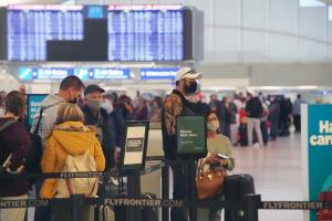 Omicron provoacă haos pe aeroporturile lumii. Aproape două mii de curse aeriene anulate în a treia zi de Crăciun, dintre care jumătate doar în SUA