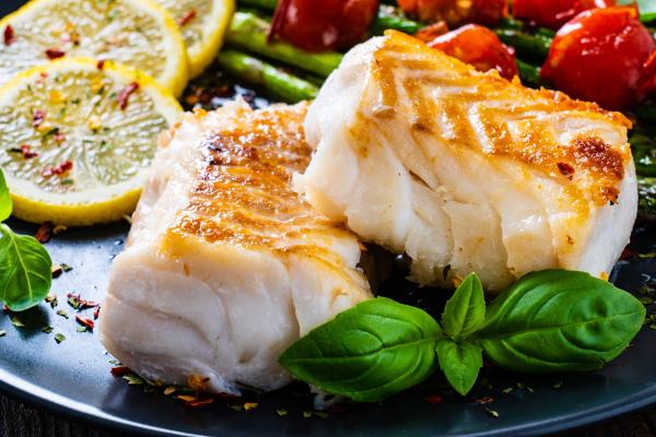 Cum să gătești peștele pentru masa de Revelion ca să ai un An Nou norocos și sănătos. Recomandările nutriționiștilor