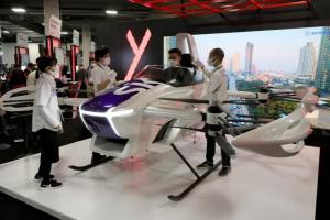 CES 2022: Mașina zburătoare "cracopter" și pisica-robot, printre senzațiile de la salonul din Las Vegas