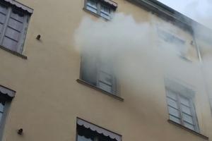 Jandarmii francezi au greşit casa şi au tras o grenadă cu gaz lacrimogen în camera unei fetiţe de 12 ani. Scuza găsită de conducerea Jandermeriei