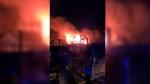Dezastru în Neamţ: O întreagă gospodărie s-a făcut scrum, sub ochii proprietarilor îngroziţi de durere. Mai multe animale şi păsări au ars de vii în incendiu