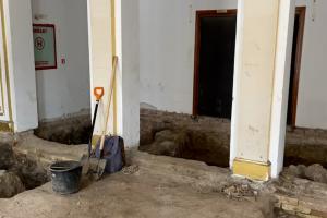 Comoara descoperită în Constanţa de muncitorii care săpau în foaierul Teatrului de Stat pentru lucrări de reabilitare