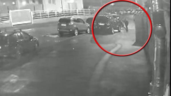 Un tânăr din Arad a lovit cu pumnul mai multe femei pe stradă. I s-a părut că s-au uitat urât la el