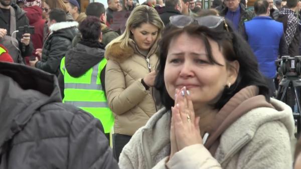 Cum sunt aşteptaţi ucrainenii la vama din Sighetu Marmaţiei. Cei care vor să iasă din Ucraina aşteaptă mai bine de 36 de ore