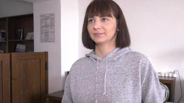 O refugiată din Kiev ajunsă la Oradea a ales să rămână în ţară, impresionată de solidaritatea românilor. "Am înţeles că pot să ajut"