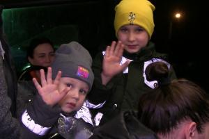 Ucrainenii, în drum spre pace. Peste 200 de refugiaţi au ajuns ieri în tabăra de tranzit de la Huşi