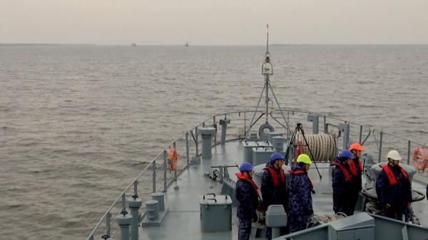 Alerta declanșată de minele care plutesc în Marea Neagră se menţine. Dispozitivele explozive sunt căutate zi şi noapte cu patru nave şi două elicoptere