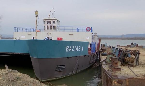 Bacul Baziaş 4 stă eșuat în apele datoriilor. 2,3 milioane de euro ''plutesc'' în derivă pe Dunăre