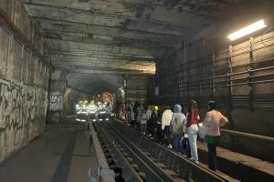 Panică la metrou, la staţia Basarab: călătorii au fost evacuaţi prin tunel. Prima ipoteză luată în calcul