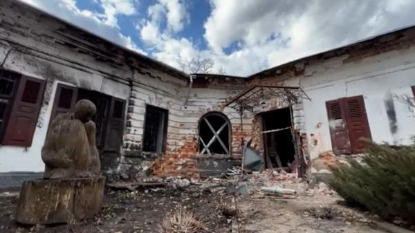 Casa marelui compozitor Ceaikovski, distrusă de ruși. Armata lui Putin a făcut prăpăd în orașul ucrainean Trostianeț