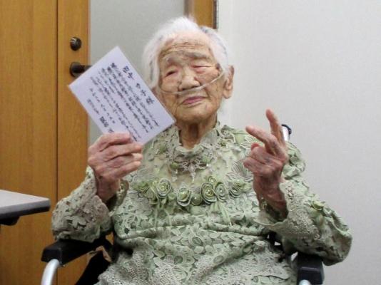 Cea mai în vârstă persoană din lume a murit la 119 ani. Secretul longevităţii: ciocolată şi sifon
