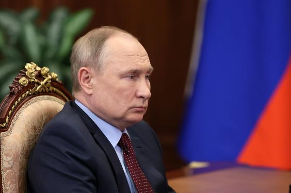 Vladimir Putin declară război şi platformei Wikipedia, deranjat că "operațiunea specială" a fost numită invazie