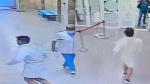 Deţinutul periculos evadat din spital s-a plimbat cu metroul si tramvaiul în Bucureşti. "Venise omul la piaţă să mănânce"