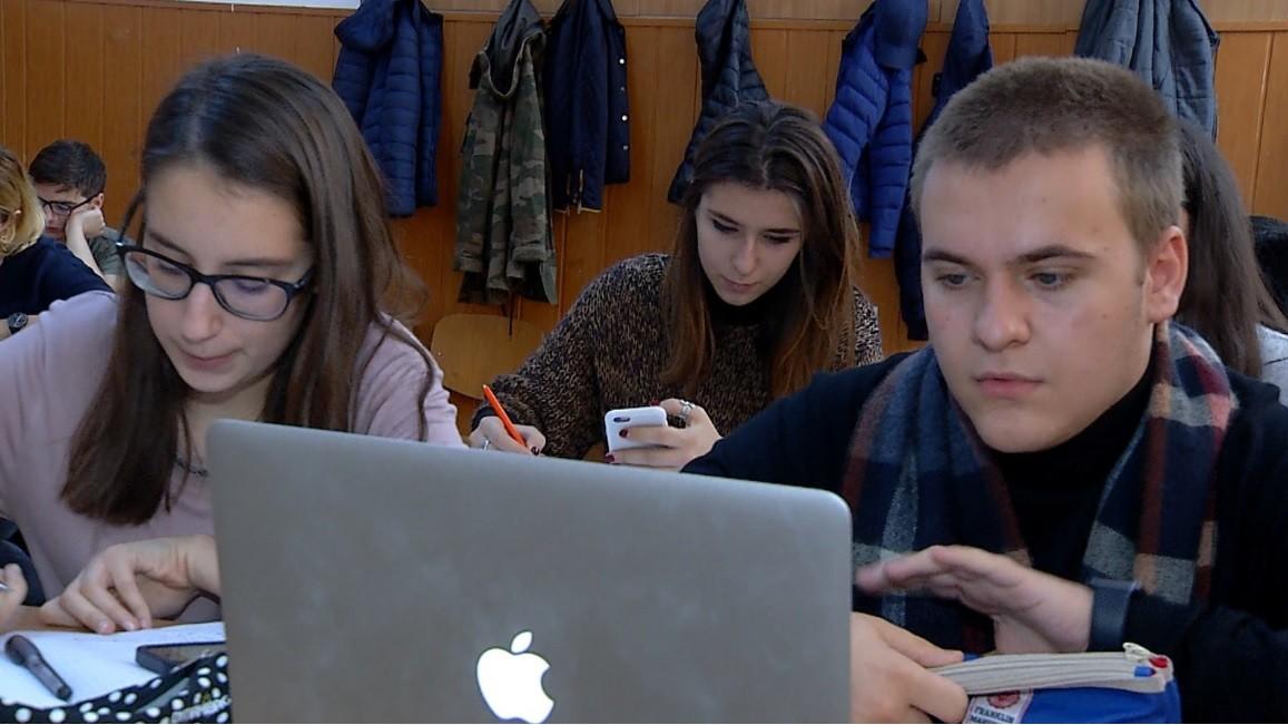 Elevii, întâmpinaţi în noul an şcolar 2022-2023 cu o nouă testare. Ce presupune evaluarea standardizată