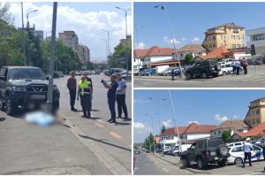 Doi pietoni, loviți de o mașină pe trotuar, în Sibiu. Unul dintre ei a murit pe loc, celălalt a ajuns la spital