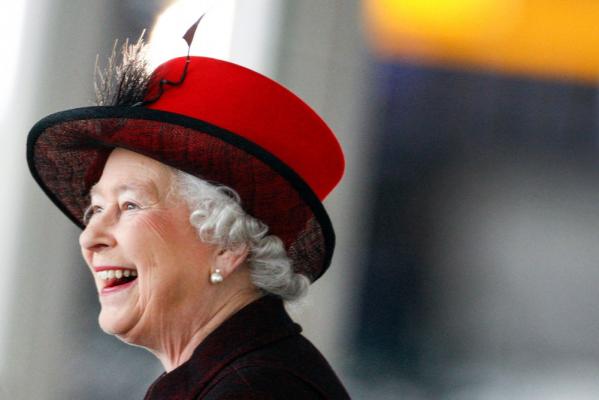 Jubileul de Platină al reginei Elisabeta va fi sărbătorit printr-un concert grandios. Queen şi Andrea Bocelli, pe lista artiştilor invitaţi