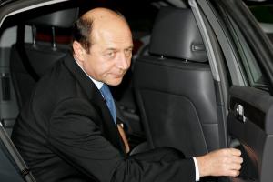 Traian Băsescu, implicat într-un accident rutier în Capitală. Fostul şef de stat s-a prezentat singur la poliţie