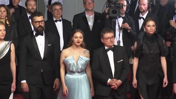 Noul film al lui Cristian Mungiu, prezentat la Cannes. Pelicula "R.M.N" este inspirată dintr-un incident real