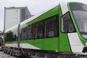 Condiții moderne, în noile tramvaie STB. Primul Imperio Metropolitan, fabricat în Arad, a ajuns în București și va intra în circulație în luna august