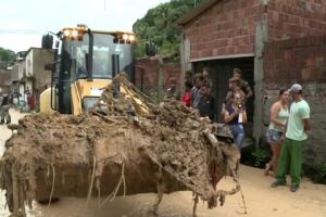 "11 membri ai familiei mele au murit". 100 de morţi în Brazilia, în urma furtunilor puternice