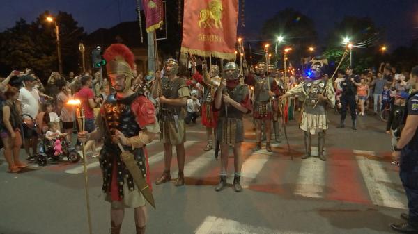 Dacii şi romanii şi-au făcut simţită prezenţa pe străzile Buzăului, în deschiderea celei de-a patra ediţii a festivalului Buzău Fest