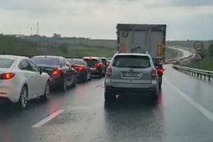 Autostrada Soarelui, noul DN1. Au fost cozi uriaşe între Cernavodă și Fetești, spre disperarea şoferilor