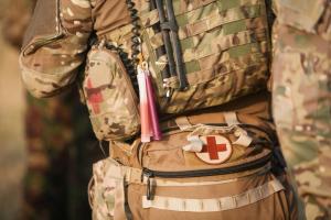 Şapte condiţii pentru medicii civili care vor să devină cadre militare. Nu au voie să deţină firme