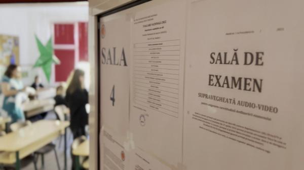 Doar 6 elevi din 100 au scris fără greşeală la proba de Limba Română de la Evaluarea Naţională. Cîmpeanu: "Subiectele au fost corect calibrate"