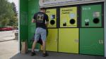 Dai PET-ul, iei biletul: Containere inteligente de reciclat, montate în Cluj-Napoca. Oamenii primesc vouchere pentru transport