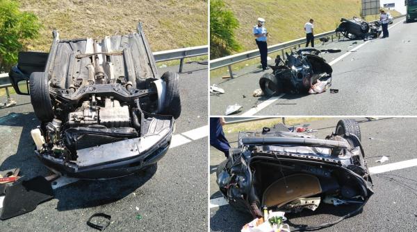 Imagini teribile cu accidentul de pe Autostrada Soarelui: o mașină s-a rupt în două și s-a împrăștiat pe 30 de metri