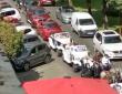 Un alai de nuntă a blocat un bulevard principal din Arad. Petrecăreţii au oprit să-şi facă poze la o oră de vârf
