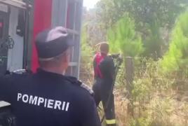 Ultimii pompieri români, care s-au luptat cu flăcările în Franța, s-au întors acasă: "Oamenii, când au putut să se întoarcă la casele lor, ne aplaudau"
